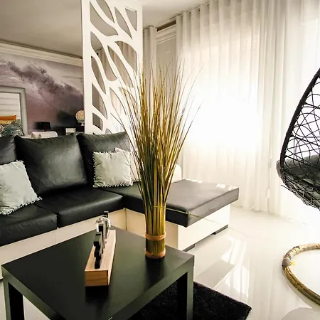 Prestige Holidays Alojamentos 호텔 *