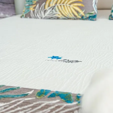 Prestige Holidays Alojamentos מלון נאזרה