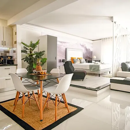 Prestige Holidays Alojamentos * נאזרה