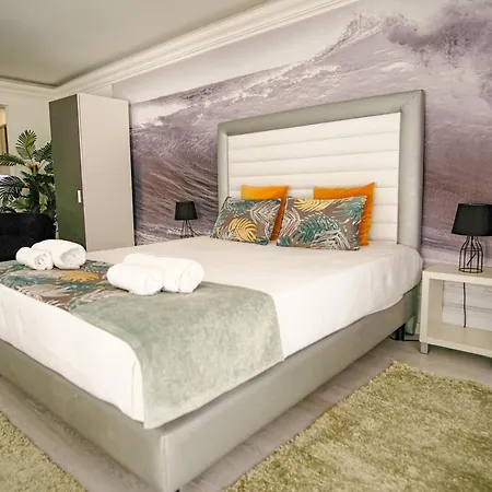 Prestige Holidays Alojamentos מלון